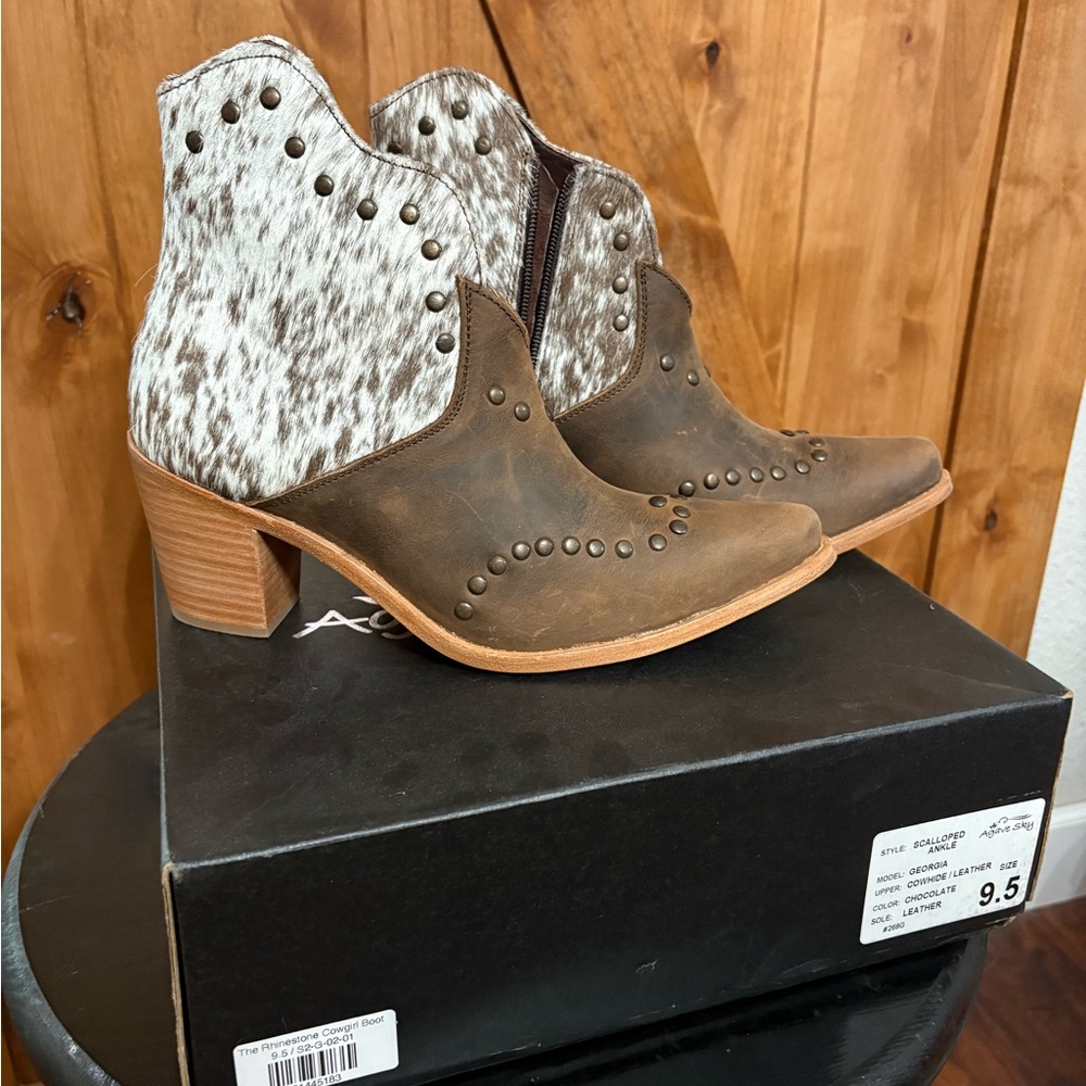 Agave Sky ankle booties